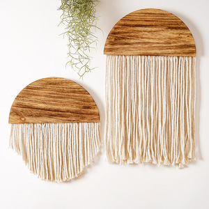 <span class=keywords><strong>Tapisserie</strong></span> murale en bois semi-circulaire faite à la main - Nouveauté, style moderne minimaliste avec pompons pour maison bohème - Product Image 3