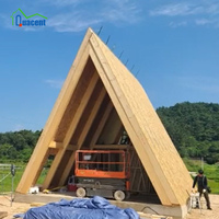 Maison préfabriquée moderne à panneaux SIP hautement isolés pour gîte, avec revêtement métallique durable et conception écoénergétique