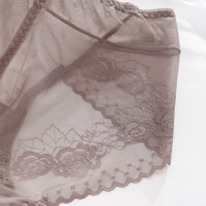 Mutandine di pizzo ricamo rosa apertura gamba grande OEM mutandine di biancheria intima di pizzo trasparente Sexy all'ingrosso della fabbrica - Product Image 6