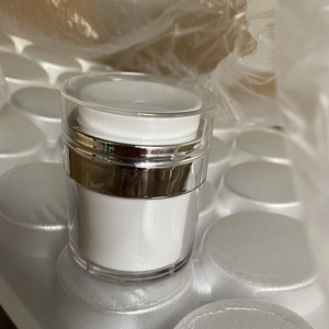 15Ml <span class=keywords><strong>30Ml</strong></span> 50Ml Rỗng Nhựa Airless Bơm Kem <span class=keywords><strong>Jar</strong></span> 50 Gam <span class=keywords><strong>PP</strong></span> Chai Không Có Không Khí Cho Mỹ Phẩm Chăm Sóc Da Bao Bì - Product Image 1