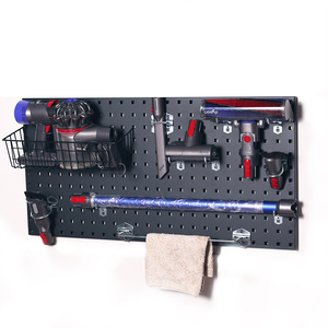 Étagère murale perforée à trous carrés pour outils et accessoires d'aspirateur, système de crochets pour une présentation organisée - Product Image 1