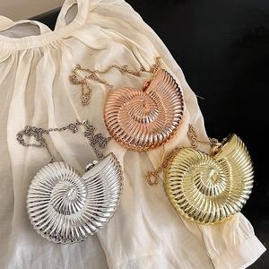 Sac à bandoulière Coquillage 2026 – Nouveauté Sac à main en chaîne métallique, Sac de soirée tendance pour femme, Sacs messager en acrylique - Product Image 2