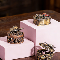 Boîte à bibelots en métal ornée d'inspiration naturelle, organiseur de bijoux de luxe pour cadeau et collection