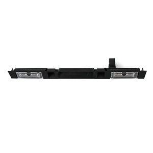 Poignée de hayon arrière avec éclairage de plaque d'immatriculation pour <span class=keywords><strong>BMW</strong></span> <span class=keywords><strong>X3</strong></span> <span class=keywords><strong>E83</strong></span> 2003-2006 - Product Image 2