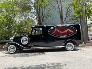Factory Customized Vintage Black Coffin Carriage Horse Wagon Antique Electric Buggy Electric Funeral Horse Hearse - Product Image 5