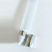 Emballage de tube souple personnalisé pour gloss et baume à lèvres cosmétiques avec embouts inclinés en PE/céramique/silicone/acier inoxydable