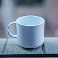 Blancs de sublimation personnalisés Tasses pour enfants en plastique de couleur blanche de 6 oz avec poignée