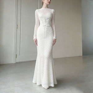Robes maxi élégantes pour femmes, silhouette sirène ajustée, dentelle à lacets, dentelle à treillis, perles ornées, manches longues, col en cœur - Product Image 4