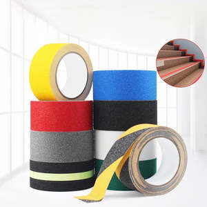 Cinta Antideslizante de Alta Resistencia para Interiores/Exteriores, Impermeable, con Alta Tracción y Agarre de Seguridad - Product Image 1