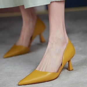 รองเท้าส้นสูงหัวแหลมแบบปิดสำหรับผู้หญิง ฤดูใบไม้ผลิ/ฤดูใบไม้ร่วง หนัง PU พื้นยาง รองเท้าเจ้าสาวแบบเรียบ - Product Image 4