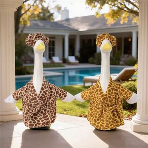 Nueva Decoración Navideña de Jardín con Figura de Ganso en Bata con Estampado de Leopardo, de Poliéster, para Porche Estilo Americano - Product Image 4