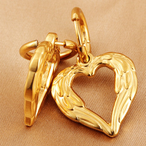 Pendientes de aro en forma de corazón de acero inoxidable dorado para mujer, regalo, joyería de moda - Product Image 4