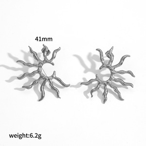 Pendientes Sun Stud de acero inoxidable y oro de 18 quilates con diseño geométrico para mujer, joyería de moda TE60590 G S - Product Image 4
