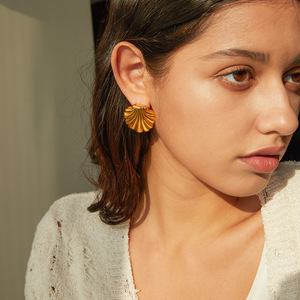 Shell <b>Stud</b> <b>Earrings</b> 18k Gold Plated Zinc Alloy Fashion Party Jewelry - Product Image 3