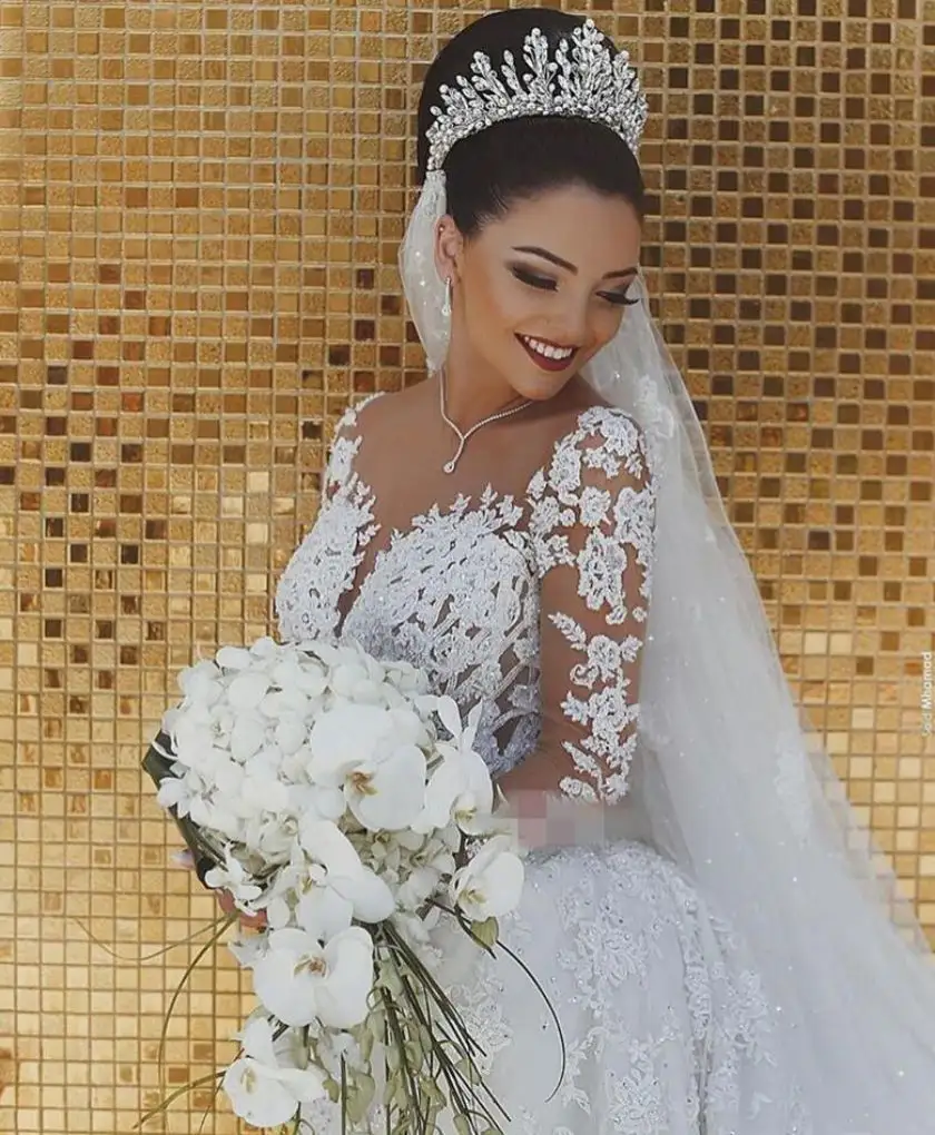 Robe de mariée sirène en dentelle à manches longues, col en v, nouvelle mode