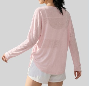 เสื้อโยคะแขนยาวรัดเอวสำหรับผู้หญิง สีนู้ด เนื้อผ้ายืดหยุ่นสูง เสื้อออกกำลังกายกระชับสัดส่วน เสื้อยืดคลุมออกกำลังกาย - Product Image 2