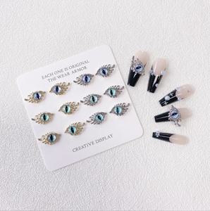 20 Pièces/sac Décoration d'ongles en alliage métallique 3D, style Œil <span class=keywords><strong>du</strong></span> <span class=keywords><strong>Diable</strong></span> vertical, cool et unique, or et argent, avec cristal et zircon - Product Image 5