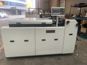 Machine de stratification automatique de vernis uv pour taches de papier machine d'enduction liquide uv pour papier photo machine d'enduction de vernis uv - Product Image 4