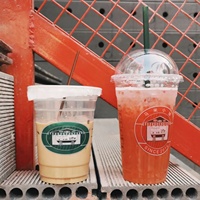 Gobelets jetables transparents personnalisés avec logo imprimé pour boissons froides, thé au lait Boba, café glacé, smoothies, en plastique PET PP avec couvercles et pailles