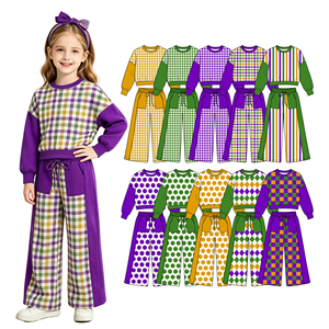Preordina il set 2 pezzi Yawoo per bambine: felpa corta a righe gingham e pois colorblock e pantaloni a gamba larga per il Mardi Gras - Product Image 1