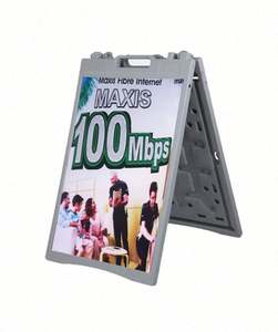 Letrero de doble cara personalizado para acera, plegable, portátil, moderno, ecológico, con base de plástico y relleno de agua, para uso en interiores y exteriores. - Product Image 3