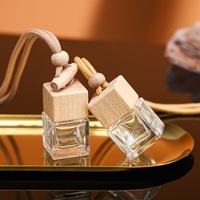 Diffuseur de parfum de voiture vide noir de 8ml en gros bouteille en verre carrée pour désodorisant de voiture bouteille de parfum suspendue