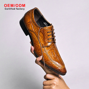 Chaussures habillées brogues sur mesure OEM pour hommes, style britannique, <span class=keywords><strong>en</strong></span> <span class=keywords><strong>cuir</strong></span> de vachette, grande taille, confortables, à lacets, pour mariage - Product Image 4