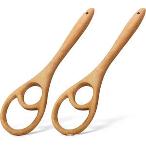 Mélangeur manuel en bois massif de style japonais pour pâtisserie, outil de cuisine pour préparer les pâtes - Product Image 1