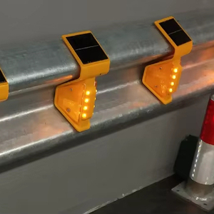 Lampe clignotante réfléchissante solaire pour garde-corps, signalisation de sécurité, délimiteur réflecteur - Product Image 2