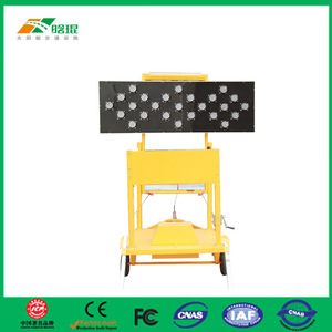 Panneau de signalisation routière solaire avec écran LED, feuille réfléchissante IP65, cadre Q235, montage au sol, produit d'avertissement routier - Product Image 3