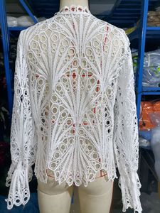 ZHEZHE Moda 2026 Ropa de <span class=keywords><strong>Dama</strong></span> Boutique Blusa de <span class=keywords><strong>Manga</strong></span> <span class=keywords><strong>Larga</strong></span> para Mujer Estilo Urbano Tops Sexys <span class=keywords><strong>Camisa</strong></span> Transparente con Diseño Único Calado - Product Image 4