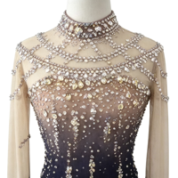 Robe de patinage artistique bleu marine dégradé à col montant et manches longues, entièrement ornée de strass, dos ouvert, pour concours de danse sur glace