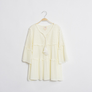 เสื้อเชิ้ตแบบใหม่สั่งทำพิเศษพร้อมปักชื่อแบรนด์บริษัท เสื้อคอวีผ้าลูกไม้สำหรับเด็กผู้หญิง มีสินค้าในสต็อกจำนวนมาก - Product Image 6