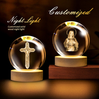 Lampe de nuit en cristal 3D personnalisée, croix de Jésus, cadeau commémoratif religieux, lumière LED blanc chaud, base en bois, chambre à coucher, bureau créatif