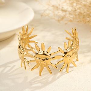 Brazalete de Acero Inoxidable de Alta Gama con Baño de Oro de 18K, Diseño Único de Cara de Sol, Estilo Europeo-Americano, Resistente a la Decoloración, para Mujer, Venta al Por Mayor - Product Image 4