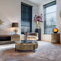 Table basse ronde de luxe contemporaine avec base en bois et plateau en marbre et acier inoxydable pour la maison, l'hôtel, le salon