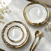 Assiette de présentation moderne en porcelaine à bord doré, idéale pour la maison, l'hôtel, les mariages et les restaurants, qualité alimentaire