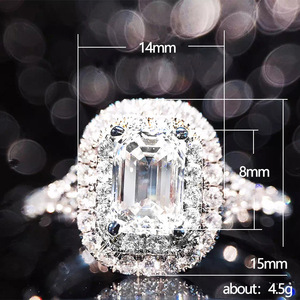 Anello di Lusso con Gemma Quadrata per Donne, Elegante Gioiello da Dito alla Moda - Product Image 5