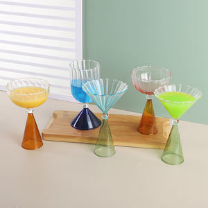 Thé Jus Eau Boire Tasse Pudding Salade Dessert Crème Glacée Vin Champagne Gobelet Gradient Couleur Rayé <span class=keywords><strong>Martini</strong></span> Verre À Cocktail - Product Image 1