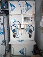 Machine de remplissage automatique de liquides en bouteille semi-automatique, prix de la machine, machine de remplissage à 4 têtes, machine d'emballage pour petites entreprises