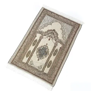 Eine weiche Gebets matte schmückt die muslimische Gebets decke mit einem rechteckigen Teppich im ethnischen Stil