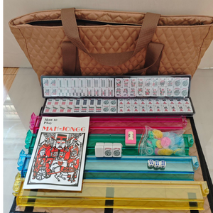 En stock : Ensemble <span class=keywords><strong>de</strong></span> Mahjong américain avec sac d'accessoires, dés, jetons, supports, poussoirs, règle et carte <span class=keywords><strong>de</strong></span> jeu – Style acrylique moderne, durable et attrayant - Product Image 1
