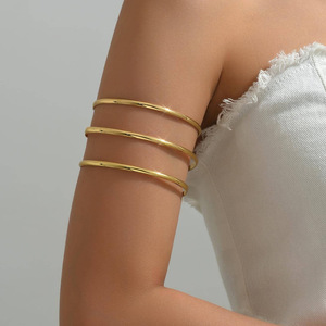 Bracelet de bras minimaliste géométrique en métal ajouré à trois couches, design ouvert réglable, style hip-hop punk unique - Product Image 4