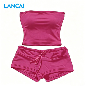 Ensemble 2 pièces LANCAI pour femme : haut tube sans bretelles avec chaîne décorative et short à cordon de serrage, tenue streetwear pour boîte de nuit - Product Image 1