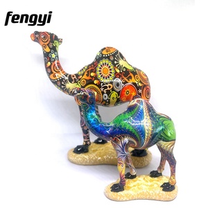 Patung Dekor rumah cat tangan 3D, patung hewan warna-warni Resin berbentuk unta - Product Image 3