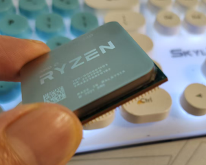 ซีพียูเดสก์ท็อป 7 5700X3D 3.0 GHz 8 คอร์ 16 เธรด ซ็อกเก็ต AM4 มือสอง สำหรับ 7 14nm เพิ่มประสิทธิภาพการทำงานแบบหลายภารกิจ - Product Image 3