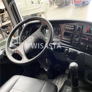 Camión Bomba de Concreto Usado Zoomlion Benz Actros 8X4 con Chasis y Pluma de 56m en Venta - Product Image 6