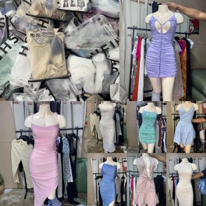 Vêtements de mode tendance 2026, liquidation à prix réduit, vente <span class=keywords><strong>en</strong></span> <span class=keywords><strong>gros</strong></span> de vêtements <span class=keywords><strong>en</strong></span> vrac, prix bas, lots au poids pour la vente aux États-Unis - Product Image 4