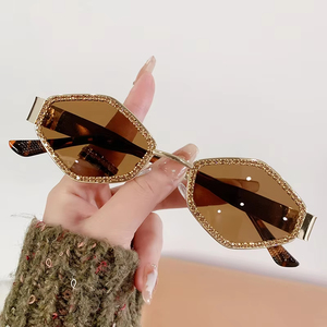 Gafas de Sol de Moda 2025, Diseño Retro Ovalado de Metal, con Diamantes, Protección UV400, para Hombre y Mujer, con Logotipo Personalizado - Product Image 1