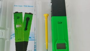 OEM Industrial Household Lab Flüssigkeits analyze Hands tift Typ Tragbarer Wasser qualitäts reinheit <span class=keywords><strong>tester</strong></span> 0-1999ppm Digitales TDS-Messgerät - Product Image 6